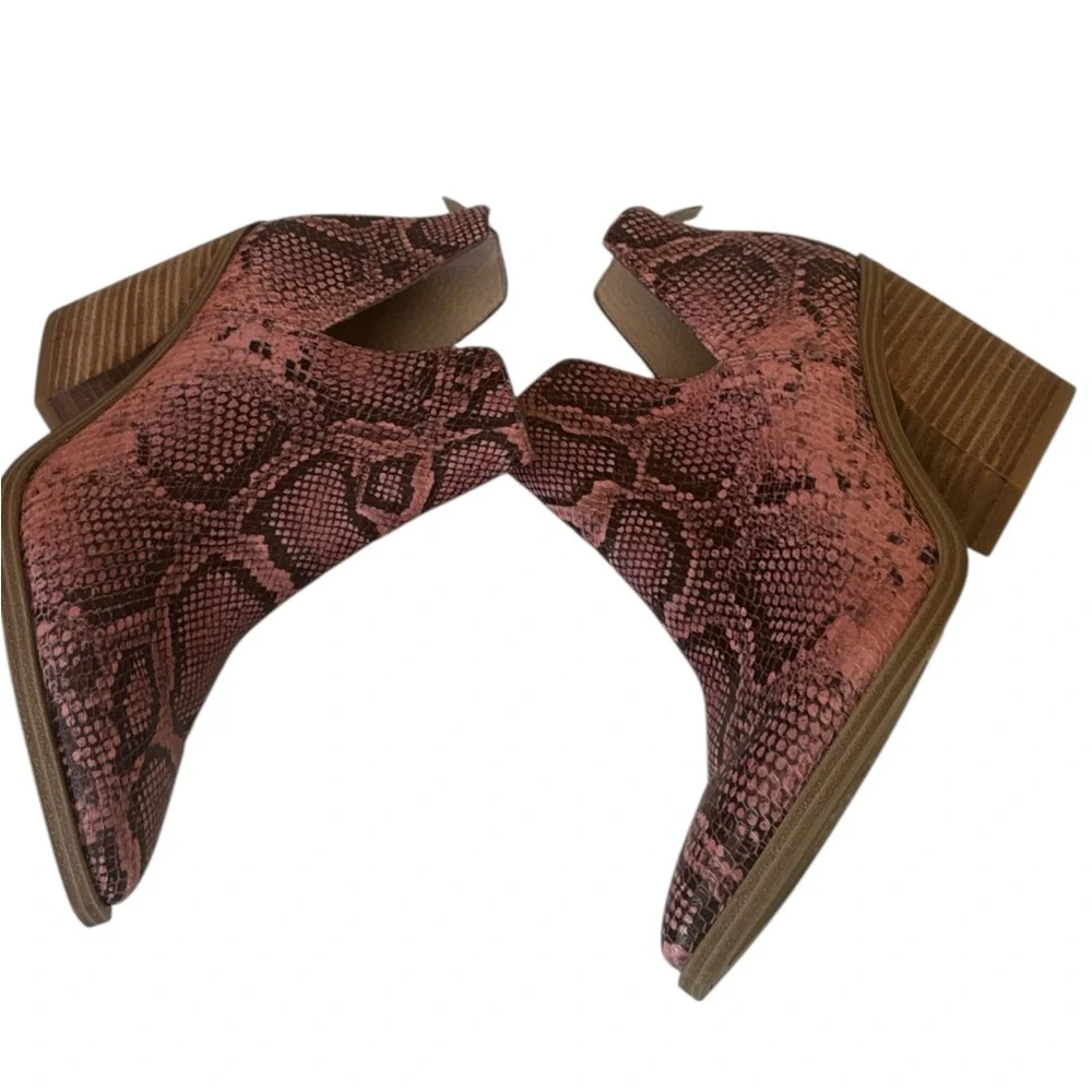 Vince Camuto brand new